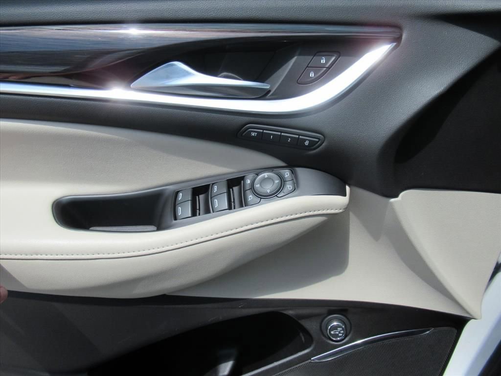 Used 2020 Buick Enclave Premium w/ Sun and Sites Package FWD image 20