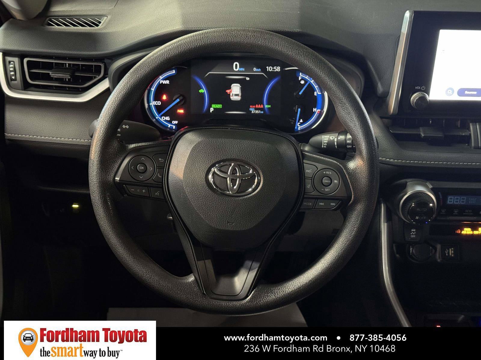 Used 2025 Toyota RAV4 XLE AWD/4WD image 14
