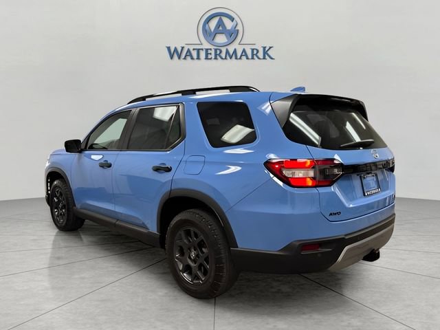 Used 2025 Honda Pilot TrailSport image 3