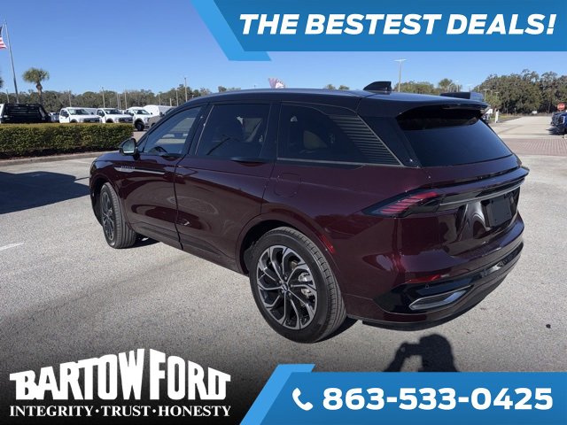 Used 2025 Lincoln Nautilus Reserve image 7