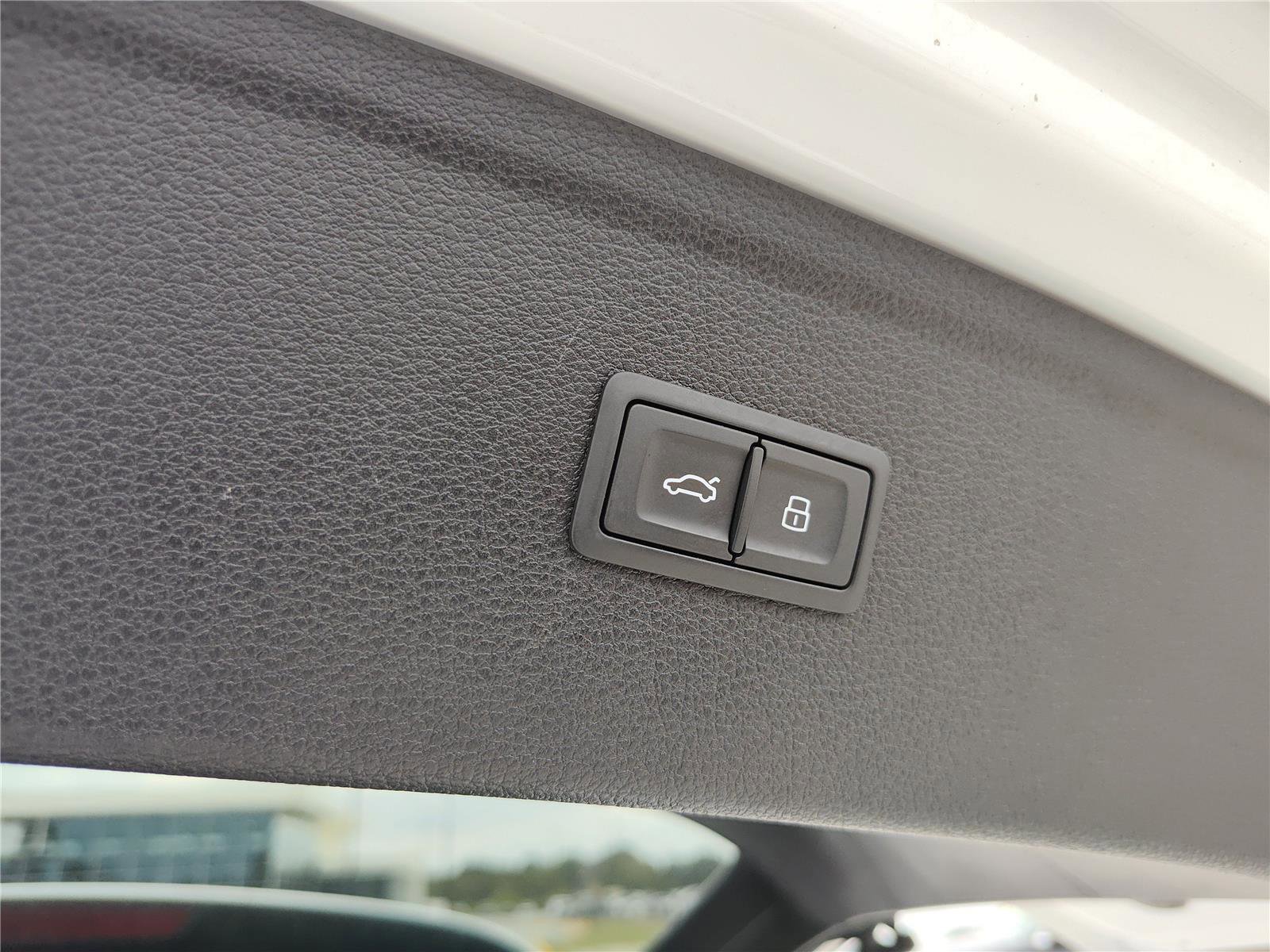 Used 2019 Audi Q5 Prestige w/ Prestige Package image 7