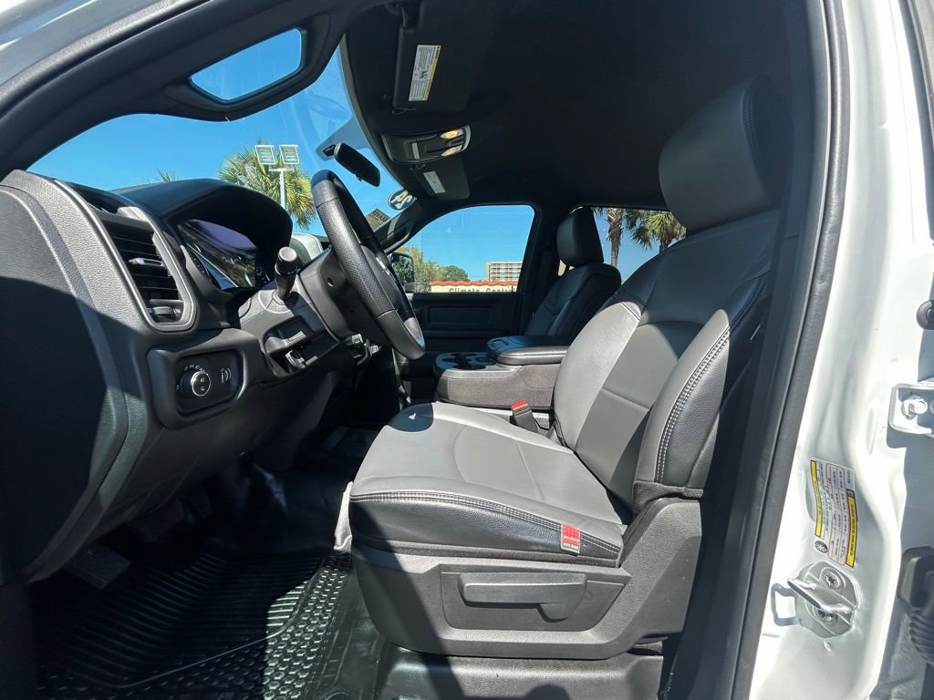 Used 2024 RAM 3500 Tradesman w/ Chrome Appearance Group image 13