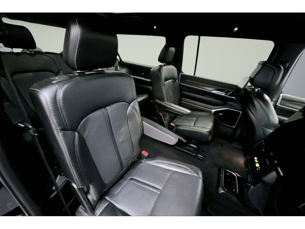 Certified 2024 Jeep Wagoneer L Series III w/ Premium Group I image 24