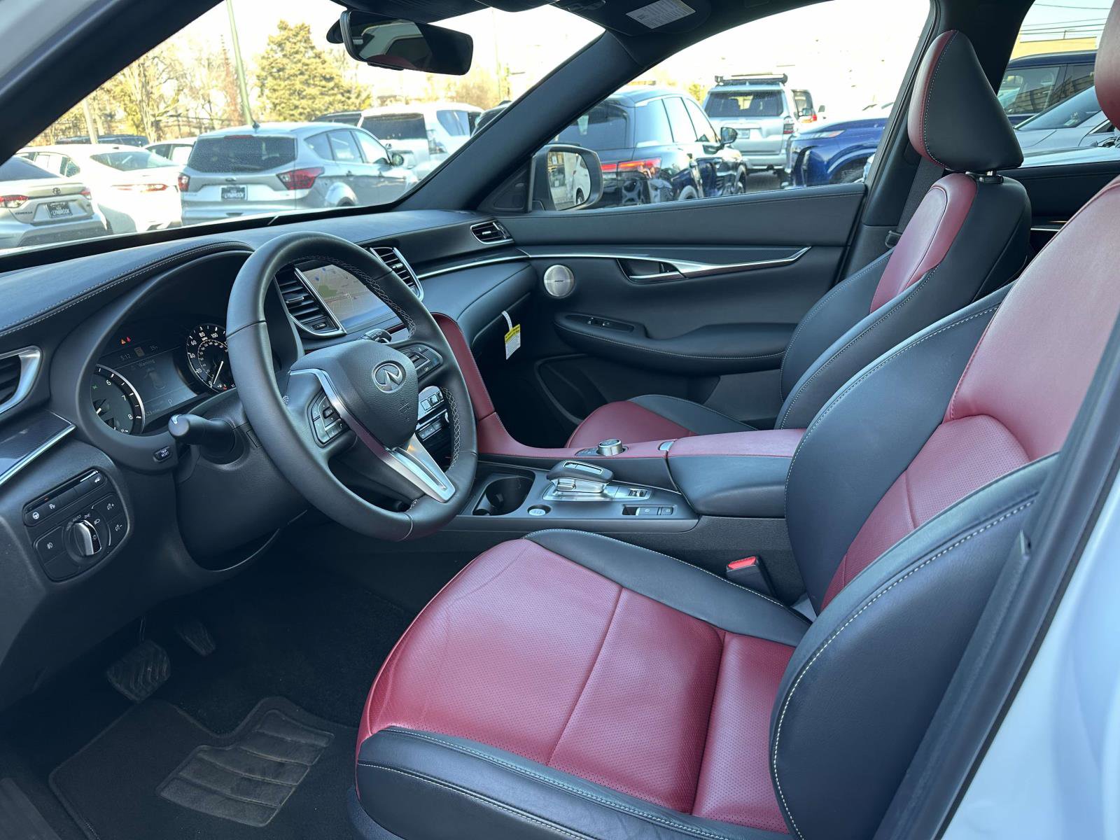 Used 2025 INFINITI QX50 Sport image 14