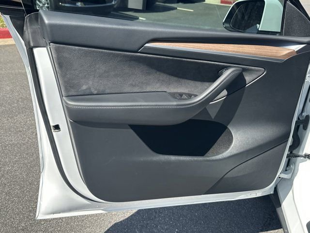 Used 2023 Tesla Model Y Long Range image 11