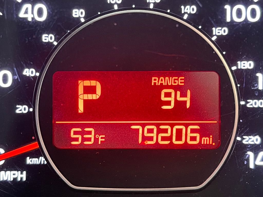 Used 2016 Kia Soul + image 15