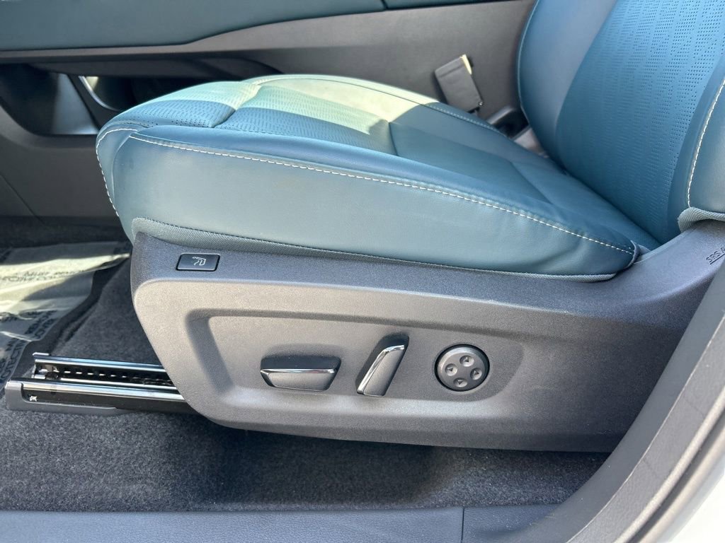 Used 2025 Nissan Murano Platinum w/ Cargo Package image 13