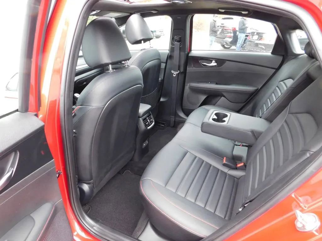 Used 2023 Kia Forte GT image 11