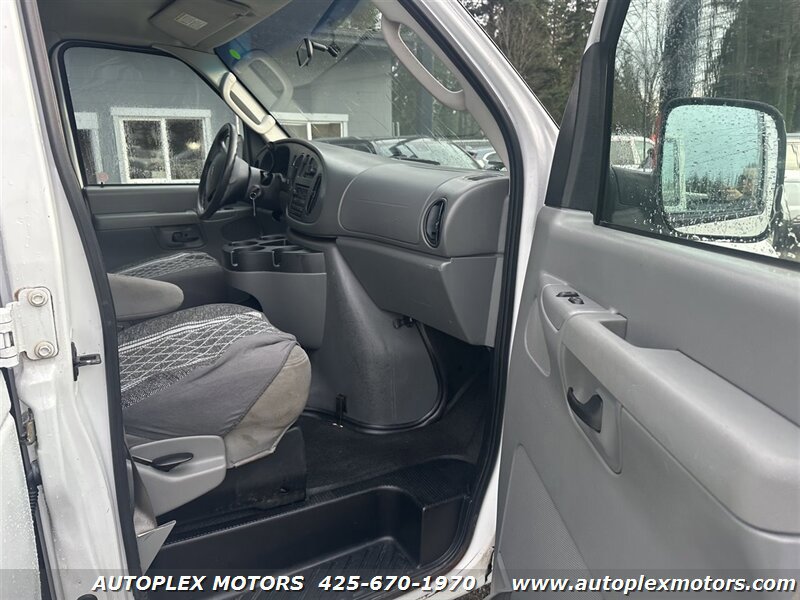 Used 2008 Ford E-250 and Econoline 250 image 5
