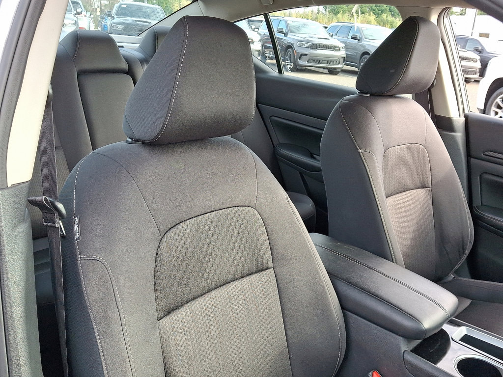 Used 2024 Nissan Altima 2.5 SV image 13