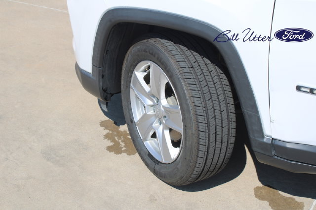 Used 2022 Jeep Compass Latitude FWD image 9