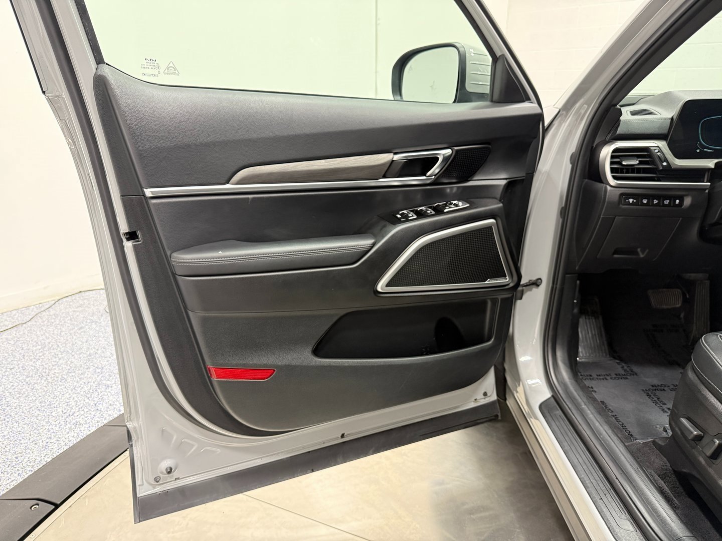 Used 2024 Kia Telluride EX X-Line image 9