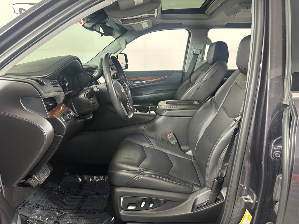 Used 2018 Cadillac Escalade Luxury w/ LPO, Radiant Package AWD/4WD image 18
