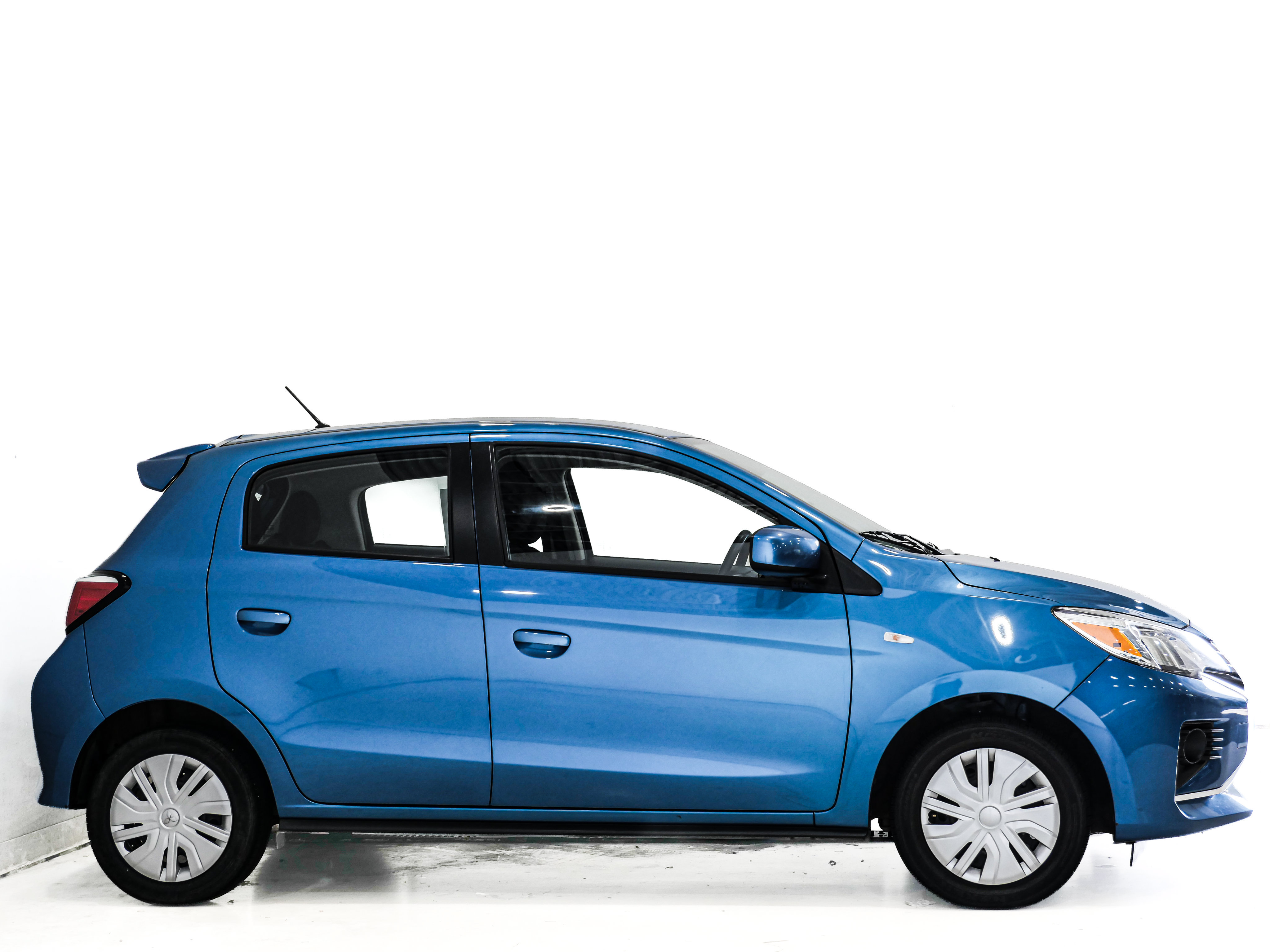 Used 2024 Mitsubishi Mirage ES FWD image 4