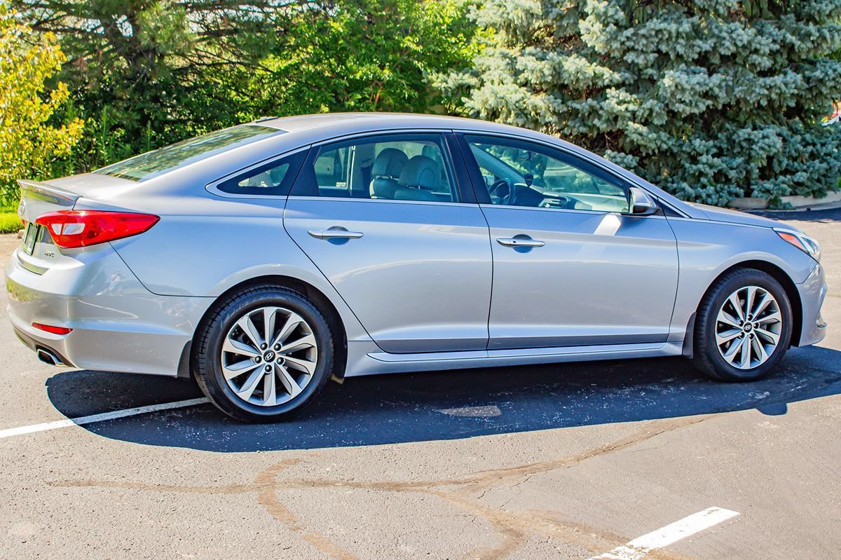 Used 2016 Hyundai Sonata Sport w/ Option Group 02 FWD image 8