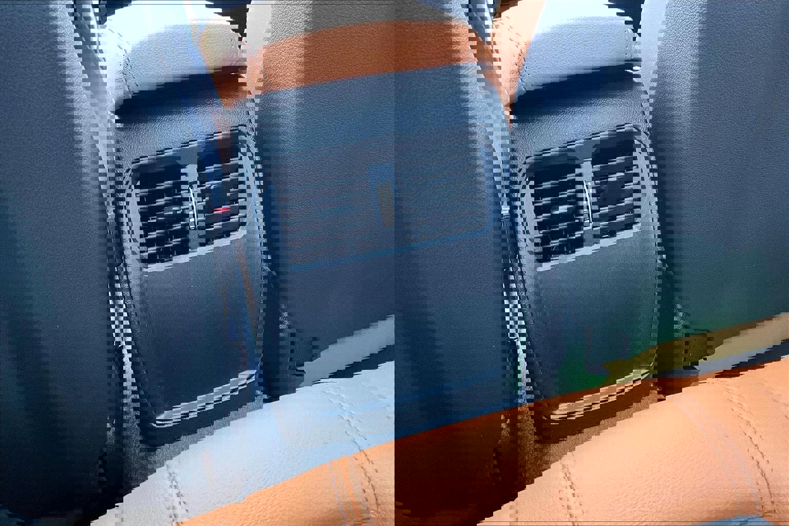 Used 2024 BMW M2 w/ Lighting Package image 33