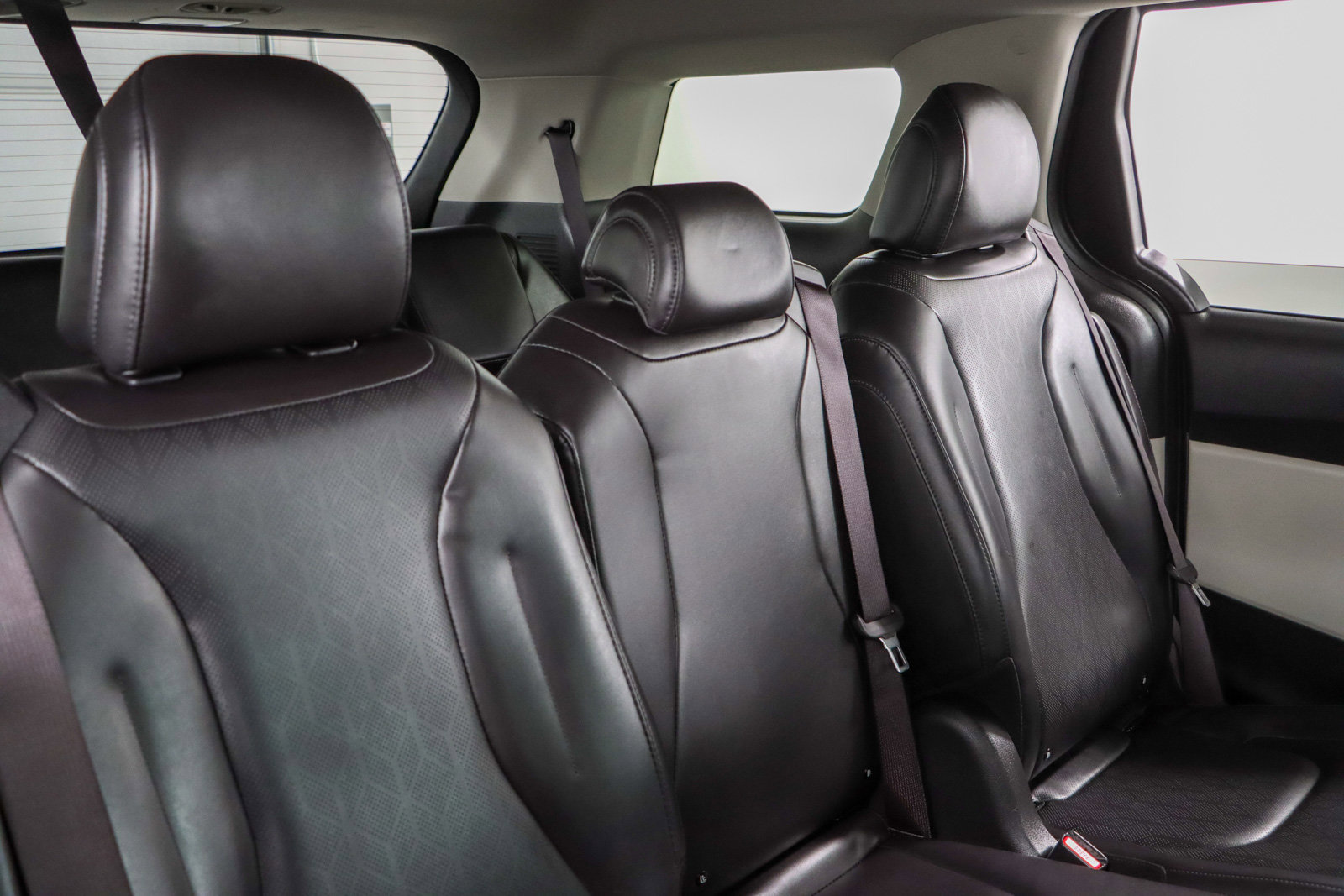 Used 2024 Kia Carnival LX image 28