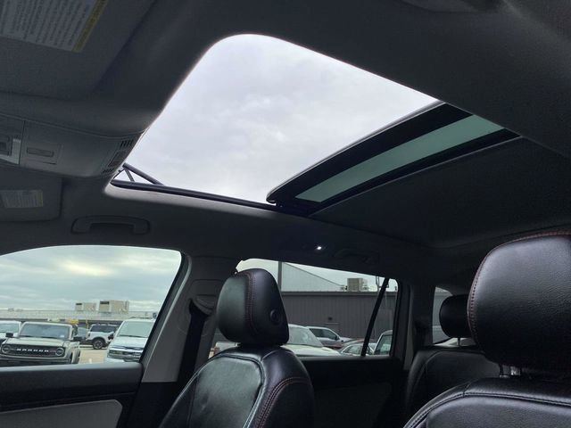 Used 2018 Volkswagen Tiguan SEL image 18