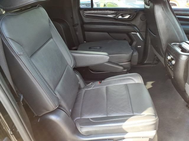 Used 2023 GMC Yukon XL Denali AWD/4WD image 26