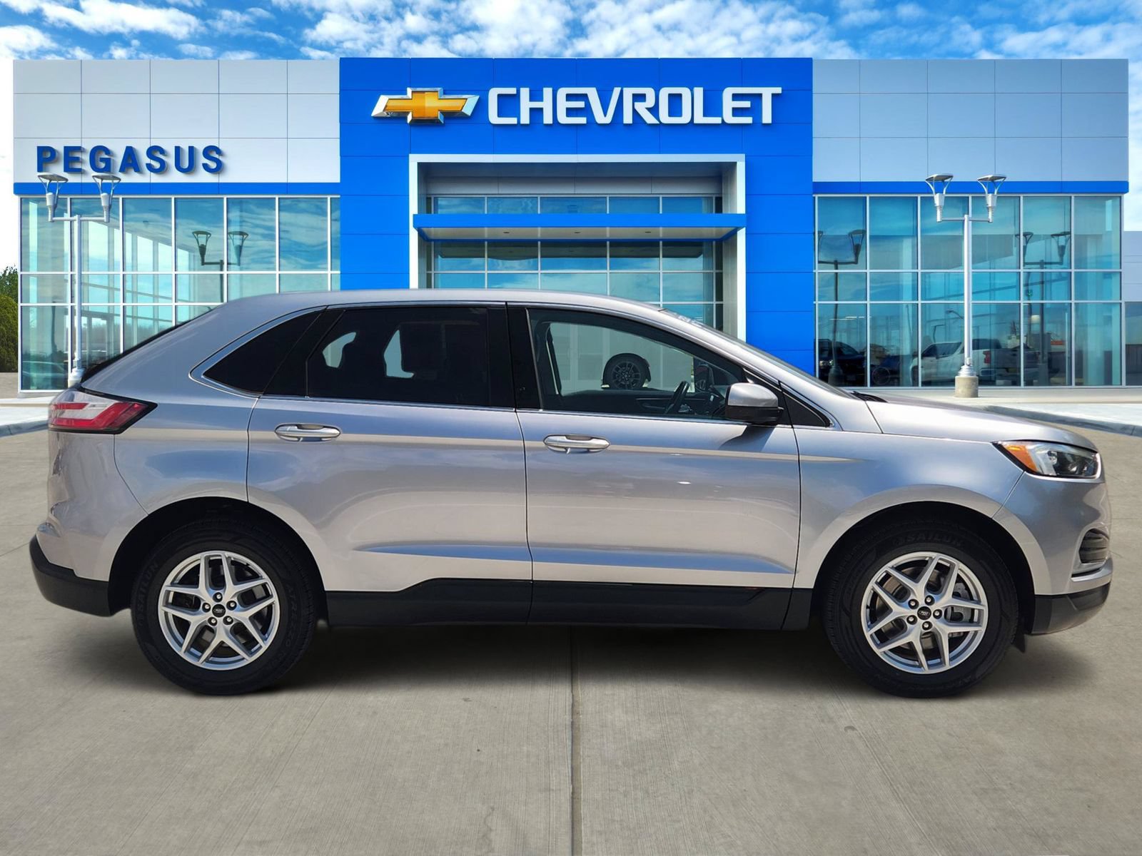 Used 2024 Ford Edge SEL AWD/4WD image 3
