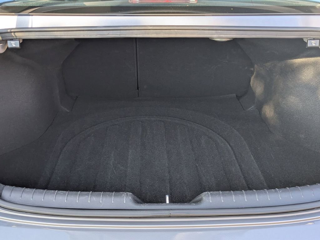 Used 2025 Hyundai Elantra Limited image 7