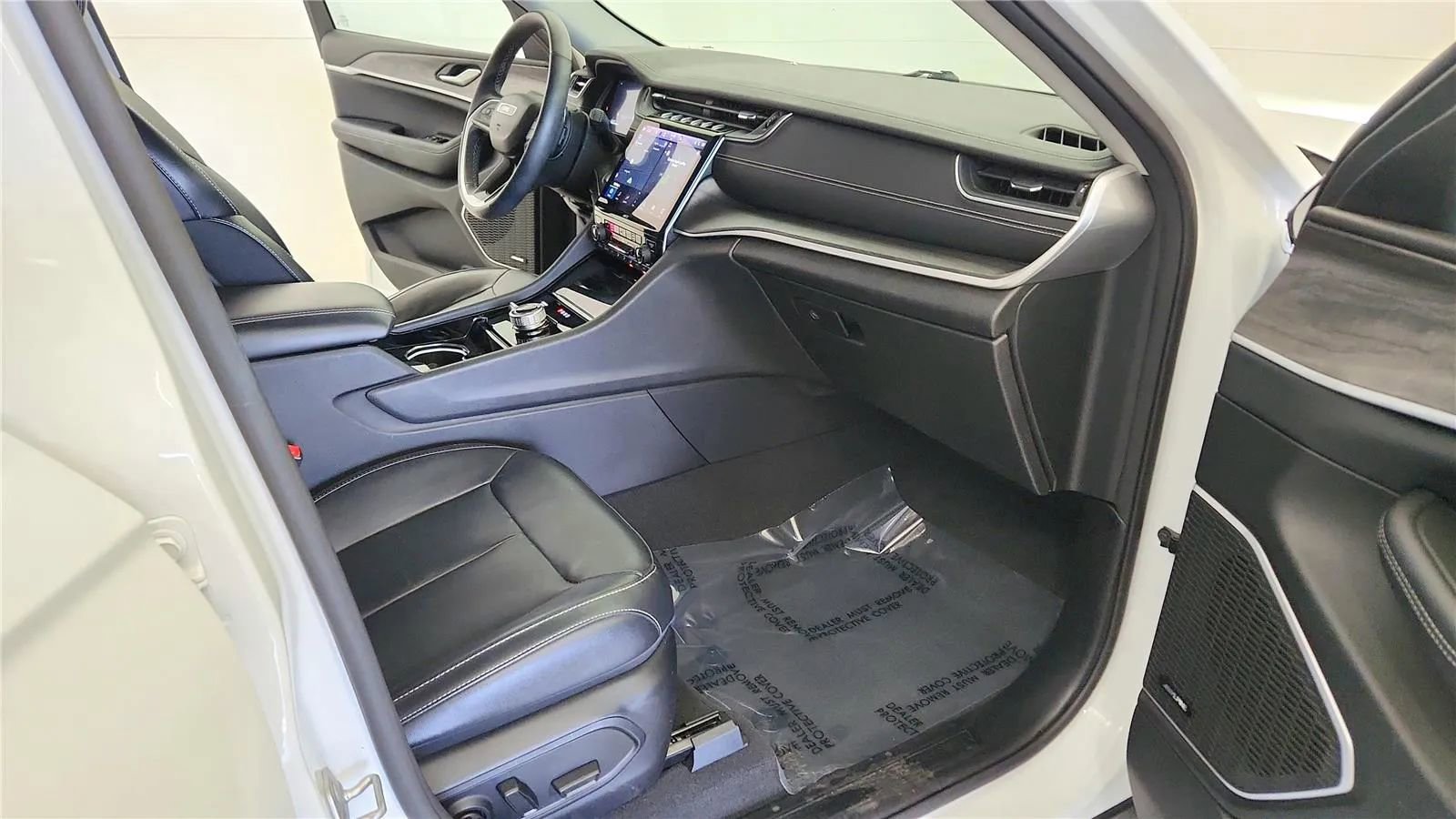 Used 2022 Jeep Grand Cherokee L Limited image 36