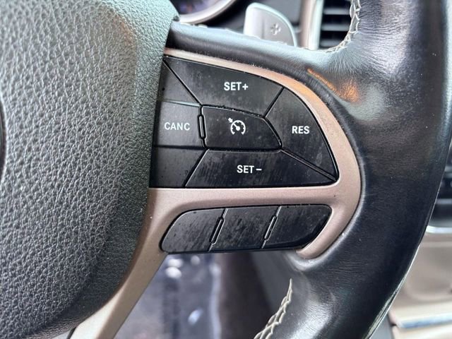 Used 2017 Jeep Grand Cherokee Limited image 19