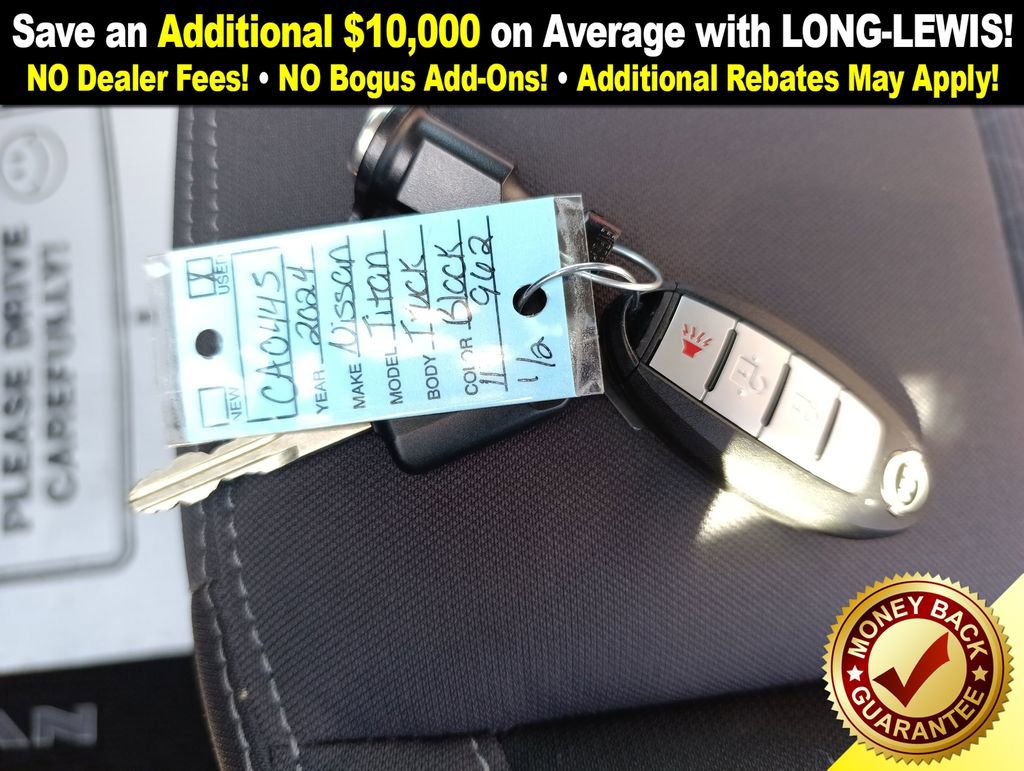 Used 2024 Nissan Titan SV w/ SV Convenience Package image 32