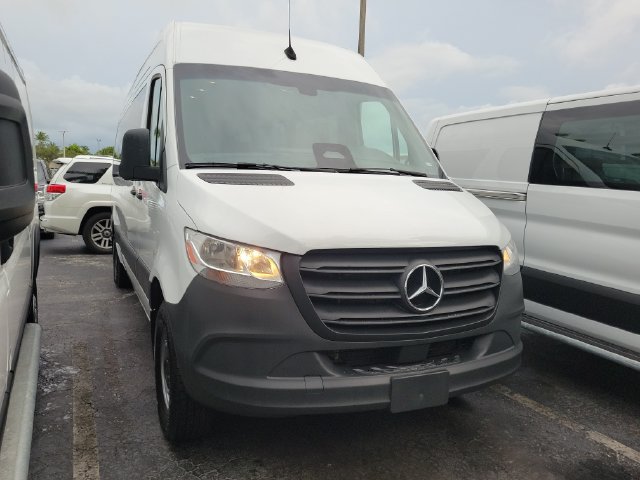 Used 2025 Mercedes-Benz Sprinter 2500 image 2