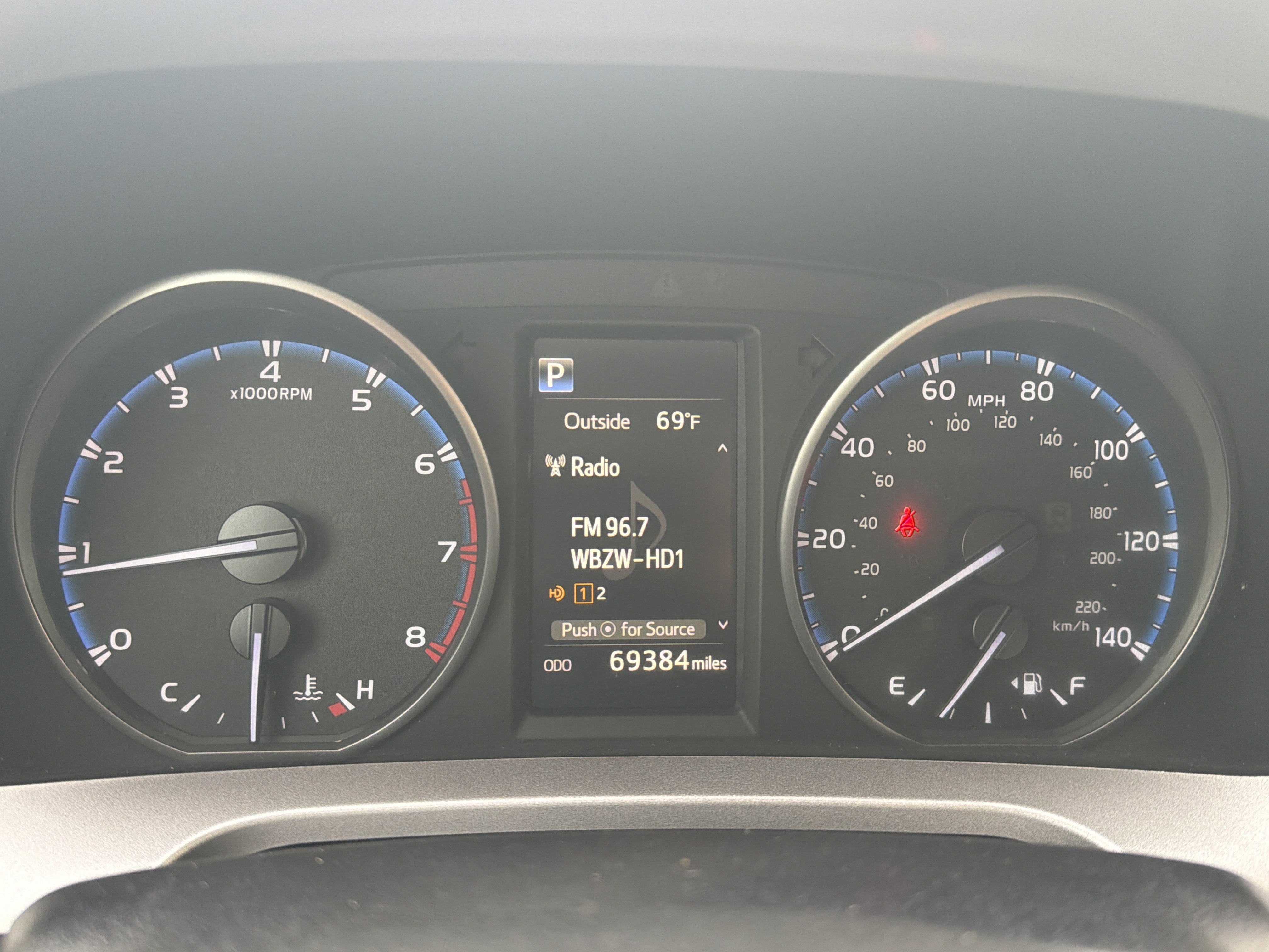 Used 2018 Toyota RAV4 XLE image 20