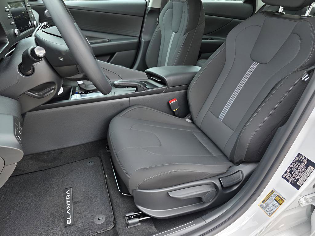 New 2026 Hyundai Elantra SE image 12