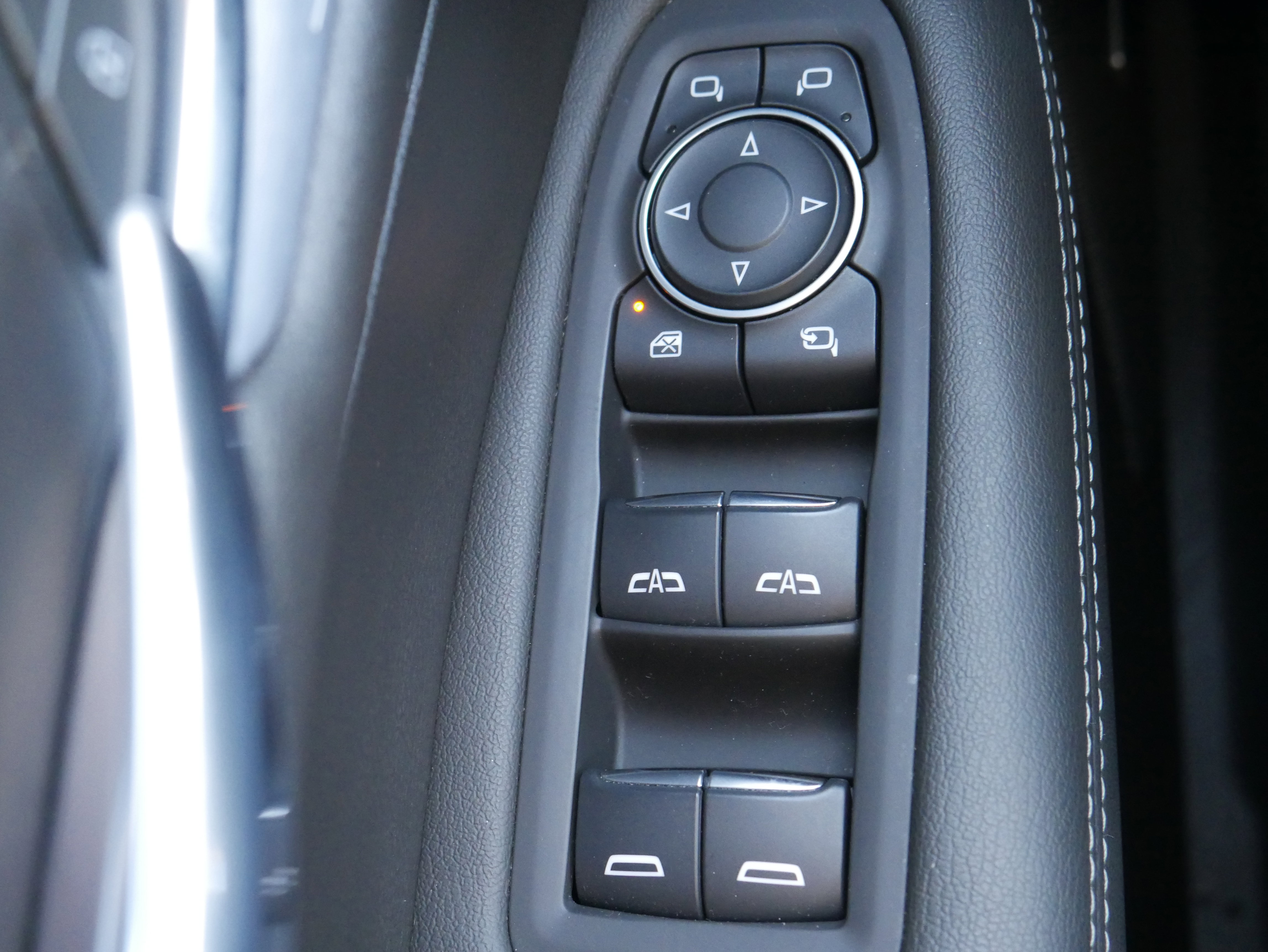 Certified 2024 Cadillac XT6 Sport w/ Technology Package image 32