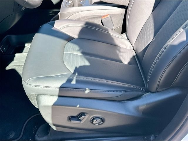 New 2026 Chrysler Voyager LX FWD image 13