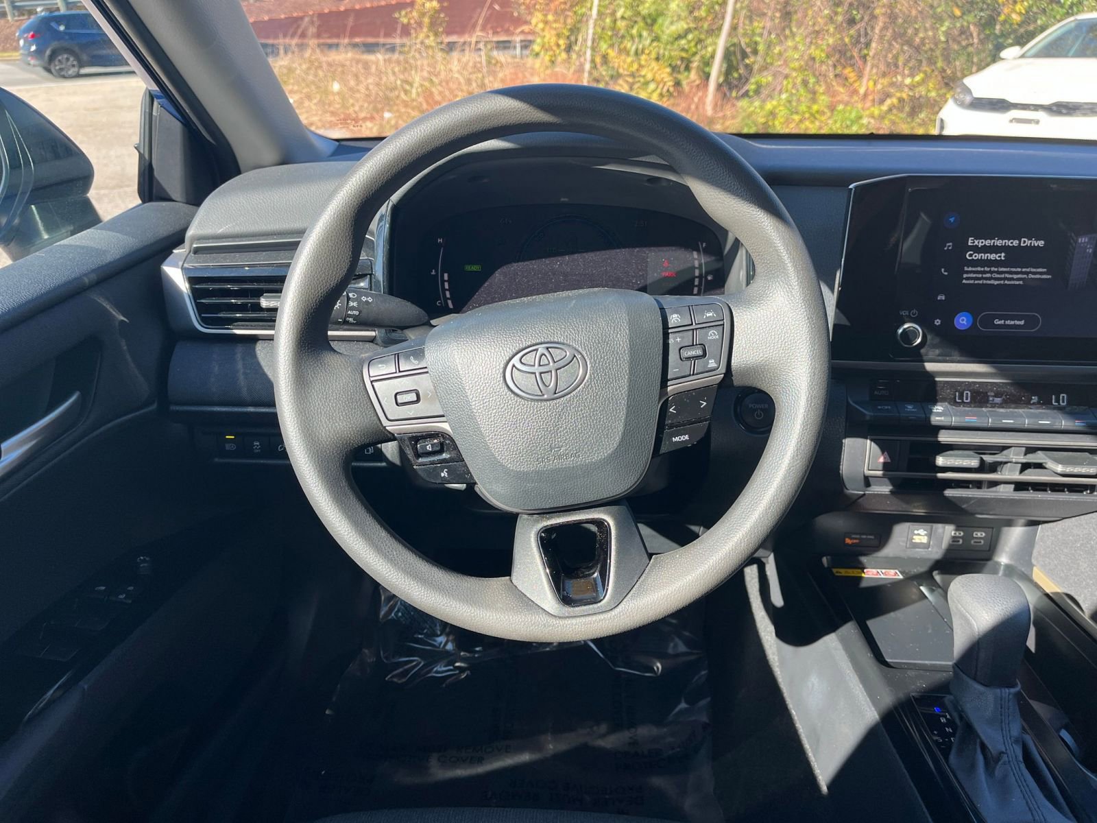 Used 2025 Toyota Camry LE image 29