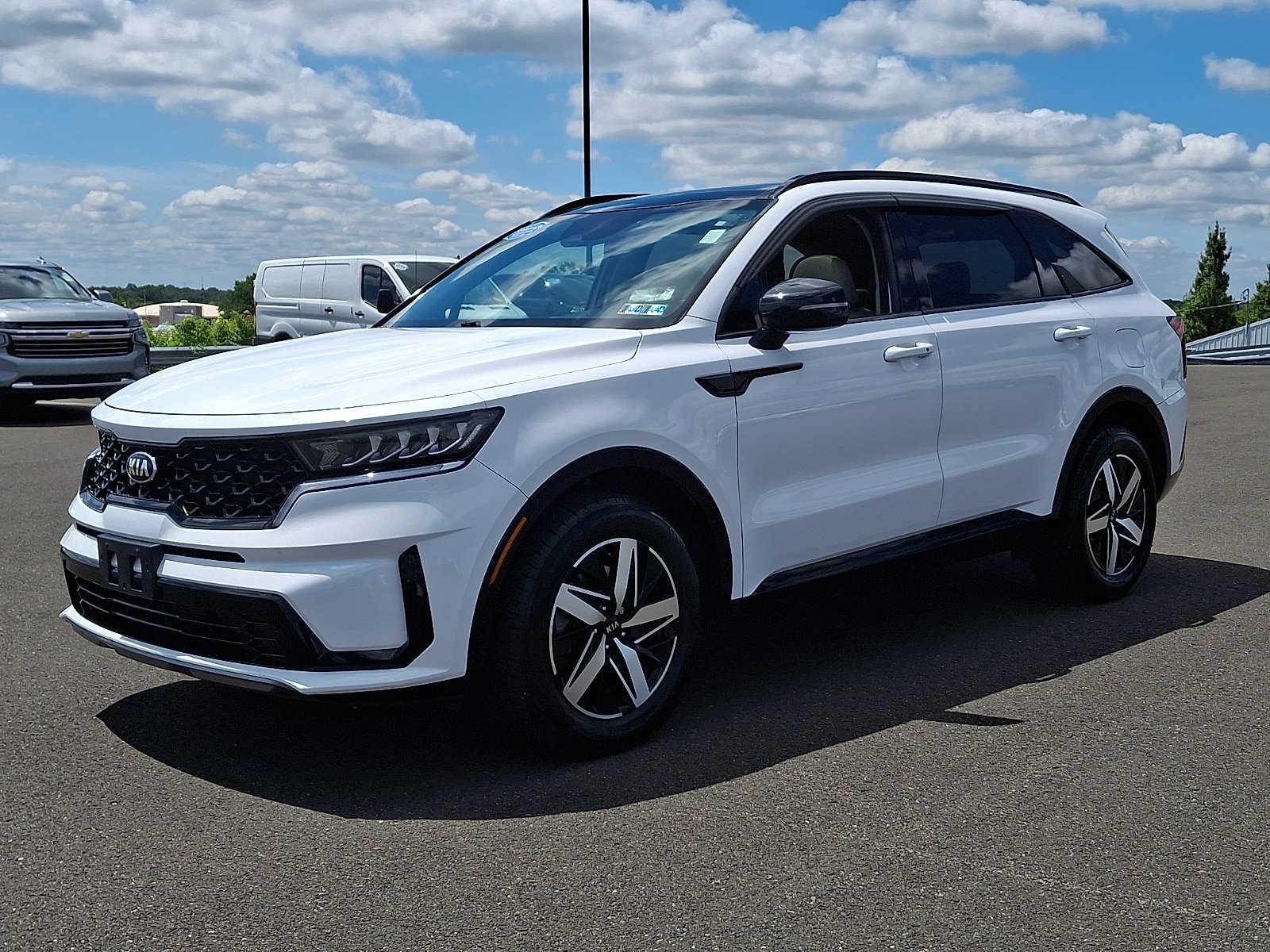 Used 2021 Kia Sorento S w/ Panoramic Sunroof Package FWD image 3