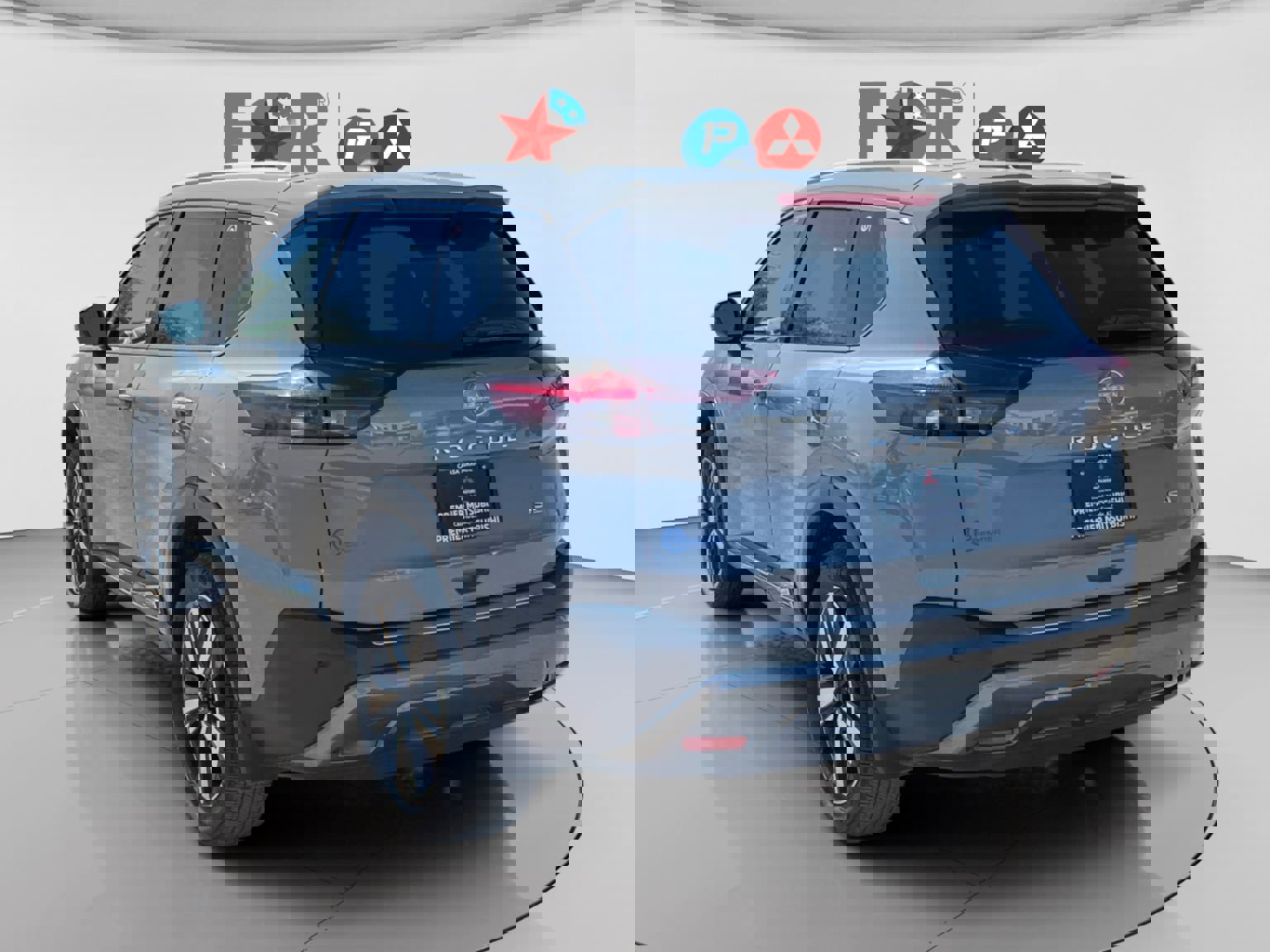 Used 2023 Nissan Rogue SL w/ SL Premium Package image 3