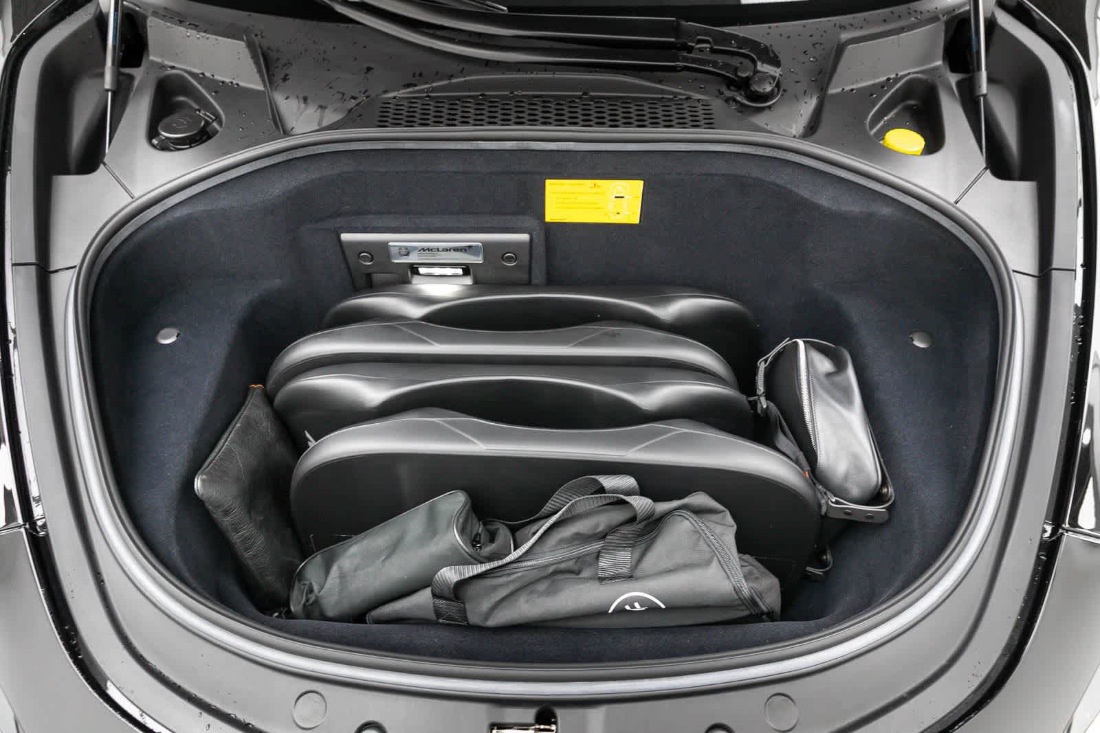Used 2023 McLaren Artura RWD image 8