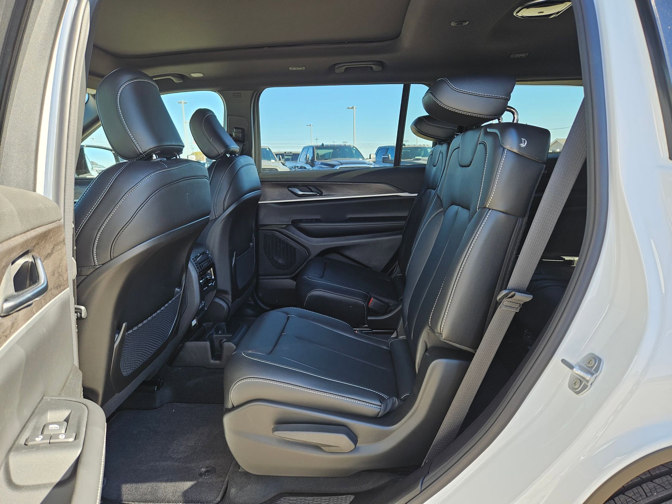 New 2025 Jeep Grand Cherokee L Limited image 13