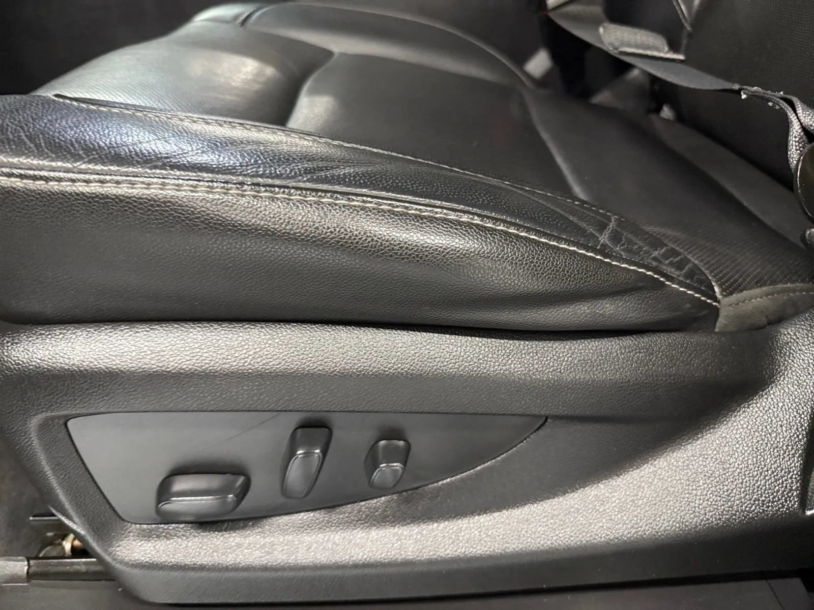 Used 2020 Chevrolet Suburban Premier AWD/4WD image 34