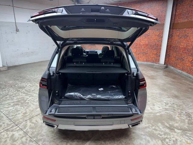Used 2026 BMW X7 xDrive40i AWD/4WD image 27