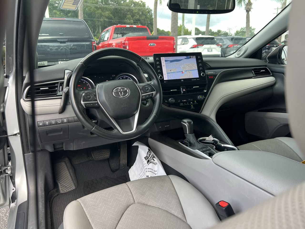 Used 2021 Toyota Camry XLE w/ Navigation Package FWD image 30