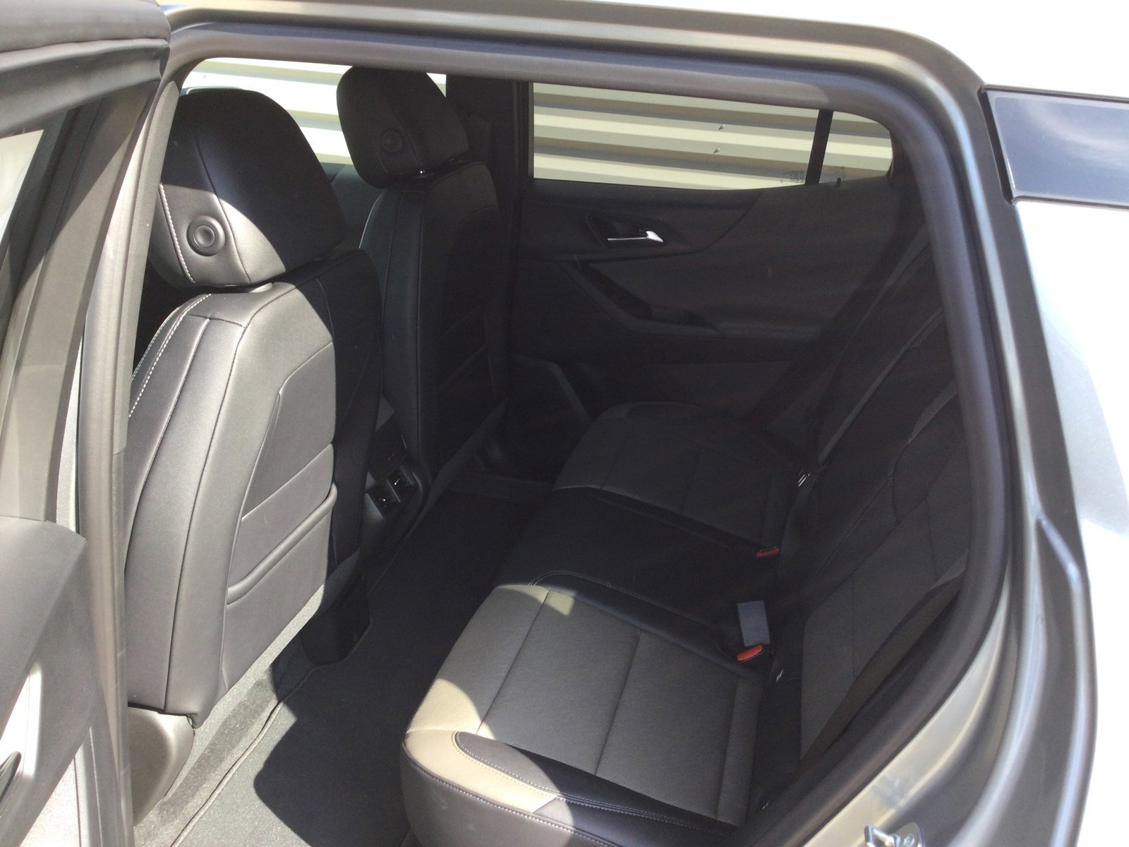 New 2025 Chevrolet Equinox LT w/ Convenience Package II image 6