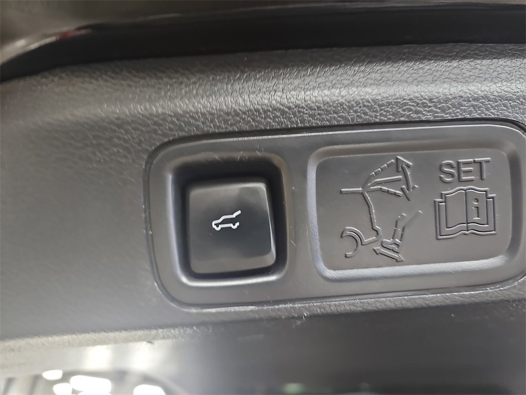 Used 2023 Ford Expedition Limited image 13