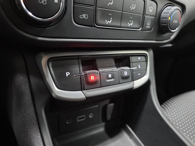 Used 2024 GMC Terrain SLE AWD/4WD image 23