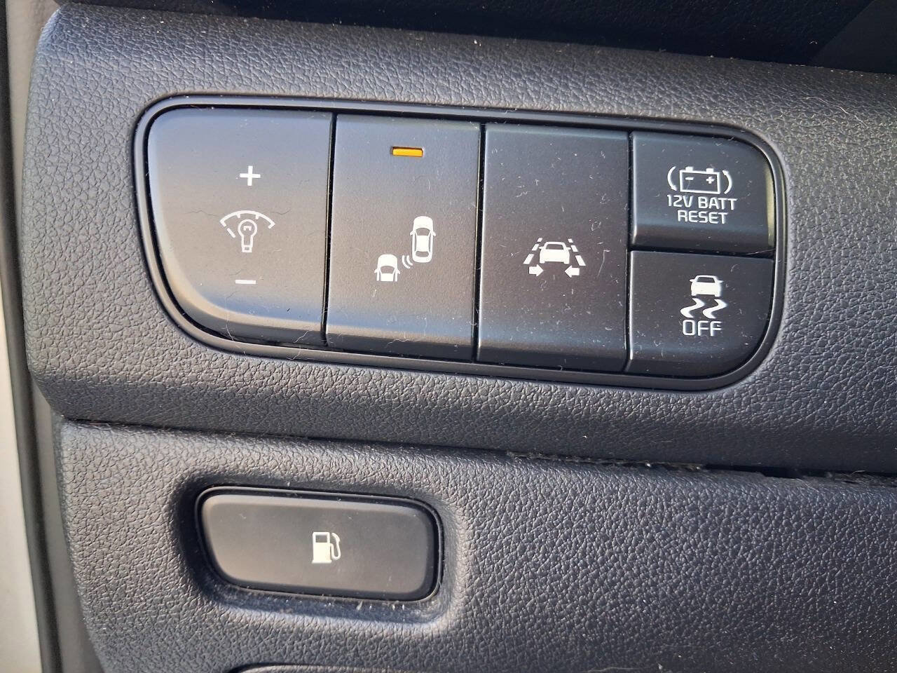 Used 2018 Kia Niro Touring w/ Paint Protection Package image 18