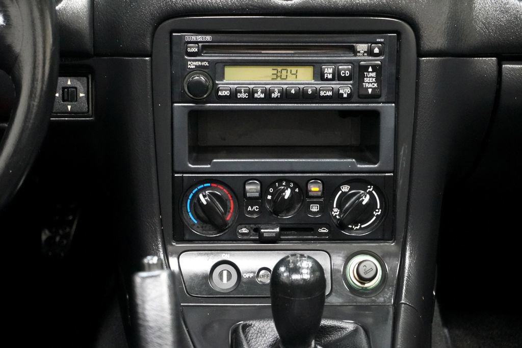 Used 2000 MAZDA MX-5 Miata image 17