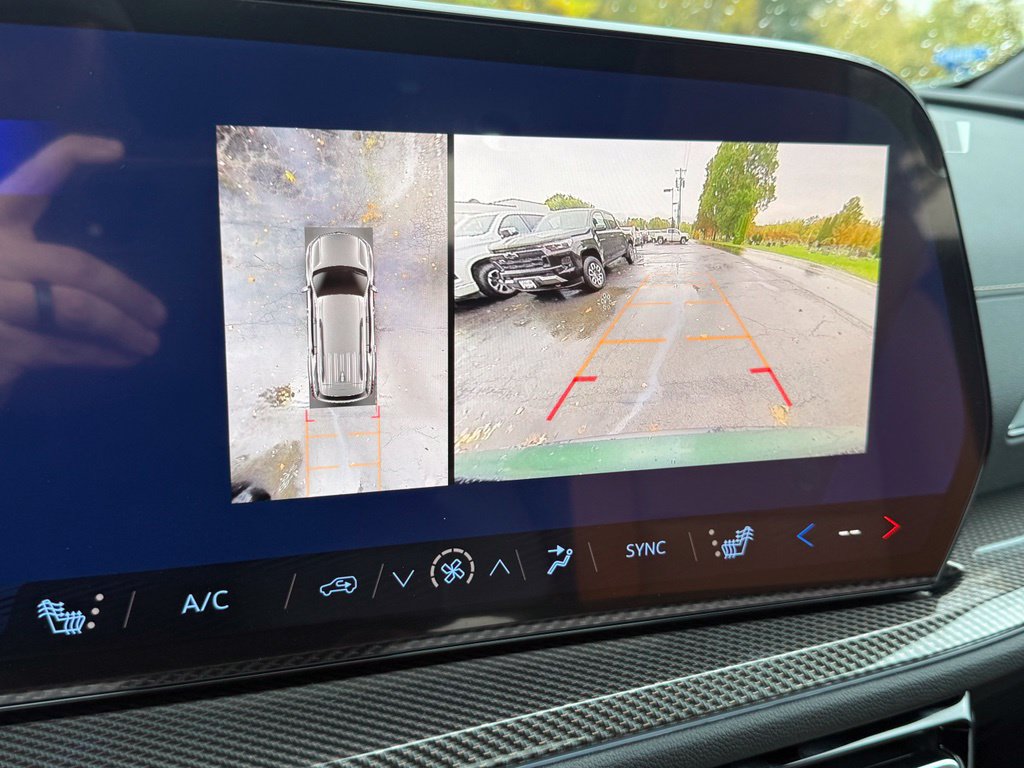 New 2027 Chevrolet Traverse Z71 w/ Enhanced Driving Package AWD/4WD image 59