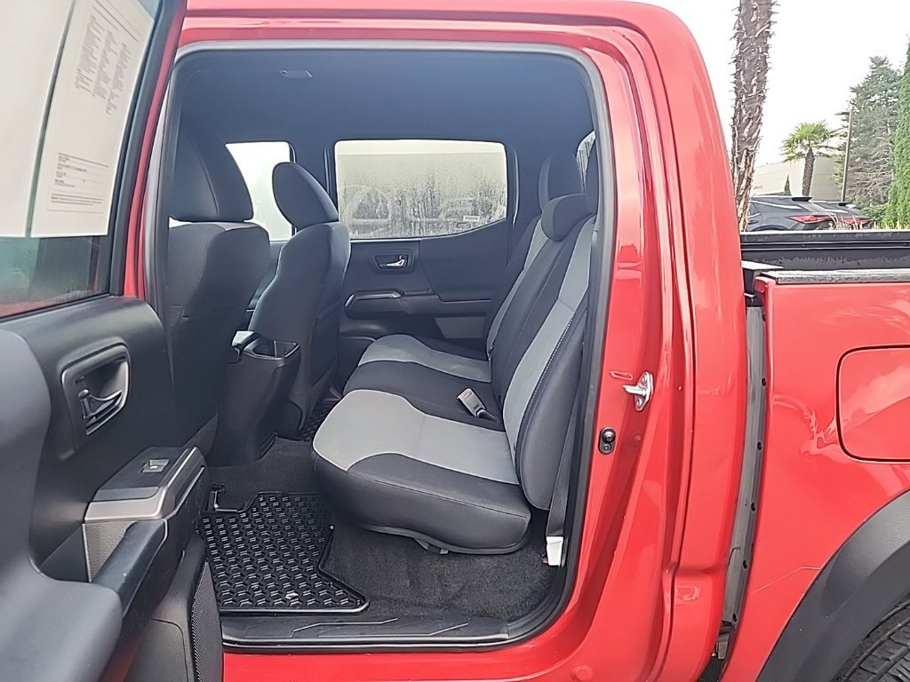 Used 2021 Toyota Tacoma TRD Off-Road w/ Technology Package AWD/4WD image 14