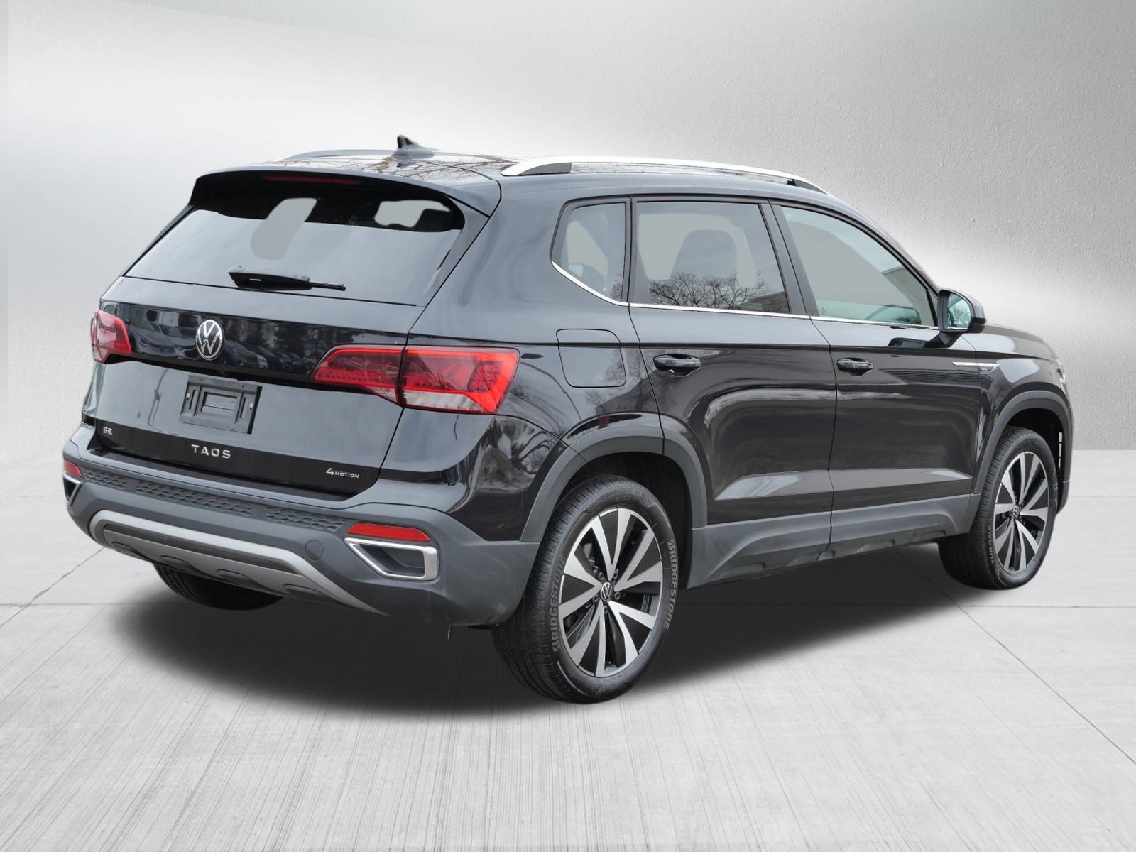 Certified 2023 Volkswagen Taos SE w/ Panoramic Sunroof Package image 7