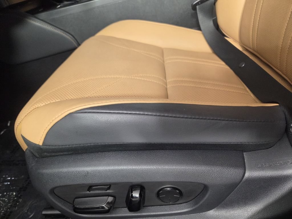 Used 2023 Lexus ES 350 Ultra Luxury w/ Accessory Package (Z1) FWD image 11